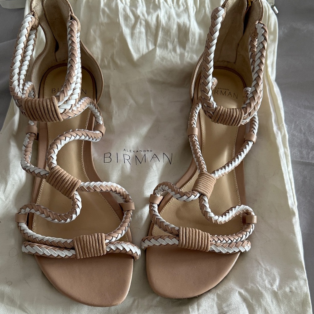Alexandre Birman- size 38 sandals w back zip. Beige/Cream ☀️🌞🌅🌄🌇